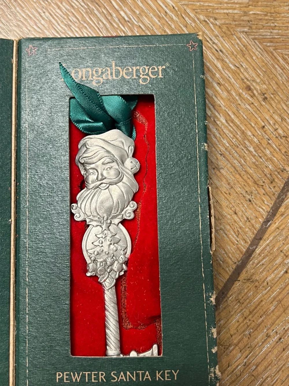 Longaberger Green and Red Pewter Santa Key